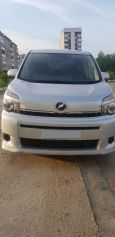    Toyota Voxy 2013 , 950000 , 