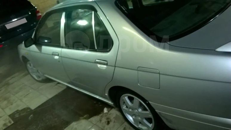  Nissan Bluebird 2001 , 180000 , 