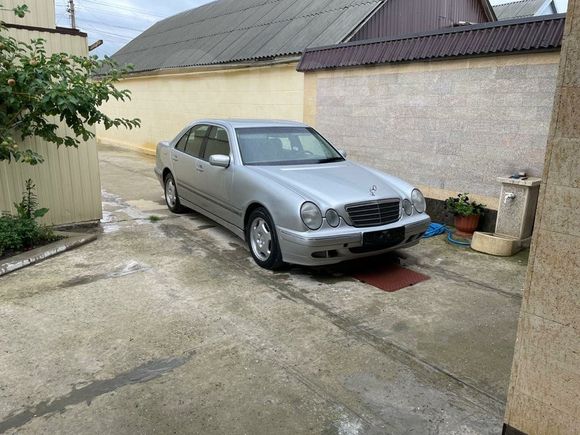  Mercedes-Benz E-Class 1999 , 520000 , 