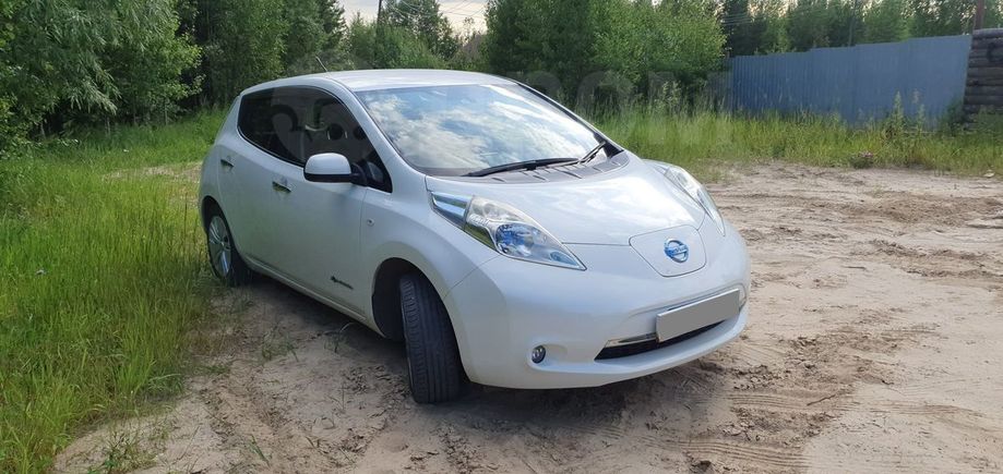  Nissan Leaf 2013 , 700000 , 