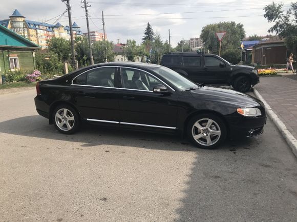  Volvo S80 2010 , 760000 , 