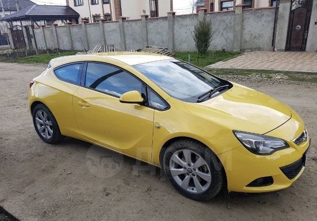  3  Opel Astra GTC 2013 , 600000 , 