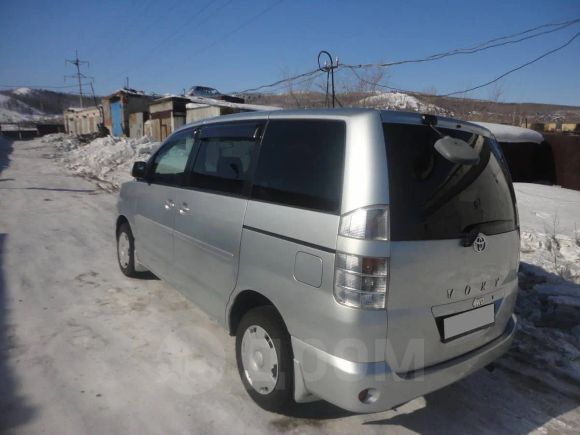    Toyota Voxy 2003 , 520000 , --