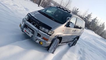    Mitsubishi Delica 2001 , 300000 , 