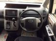    Toyota Voxy 2010 , 779000 , 