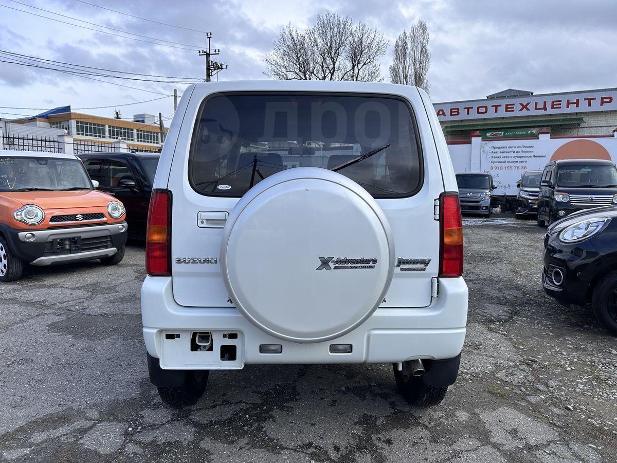 Suzuki Jimny 2011 года в Краснодаре, обмен на более дорогую, на  равноценную, на более дешевую, акпп, 0.7л., белый, полный привод, джип/suv  3 дв.