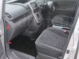    Toyota Noah 2010 , 935000 , -