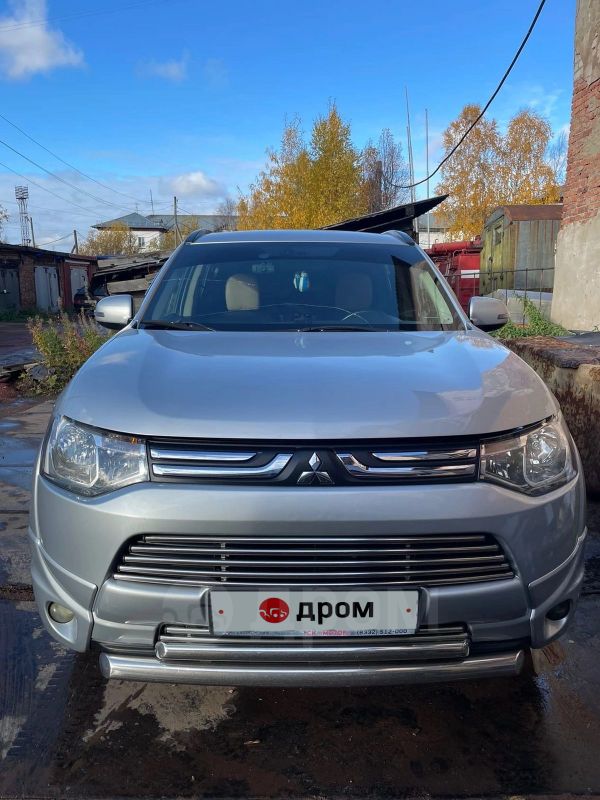 SUV   Mitsubishi Outlander 2013 , 1350000 , 