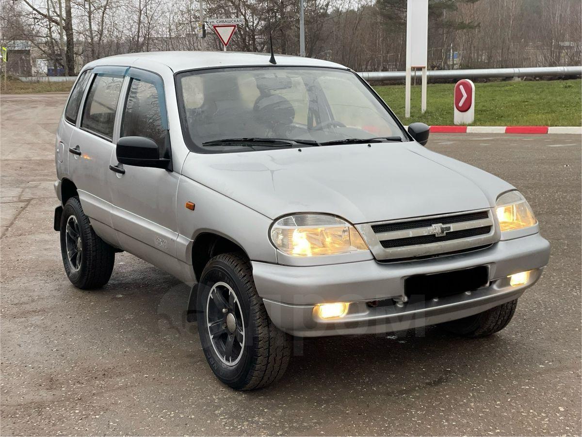 Шевроле Нива 2003 серебристый
