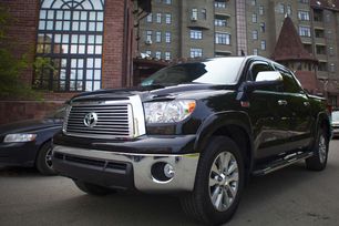  Toyota Tundra 2011 , 2500000 , 