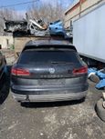 SUV   Volkswagen Touareg 2018 , 3300000 , 