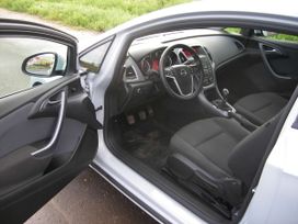  Opel Astra 2011 , 650000 , 