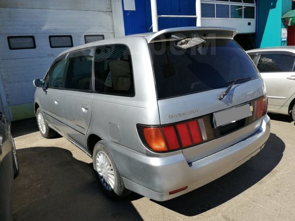    Nissan Bassara 2001 , 260000 , 