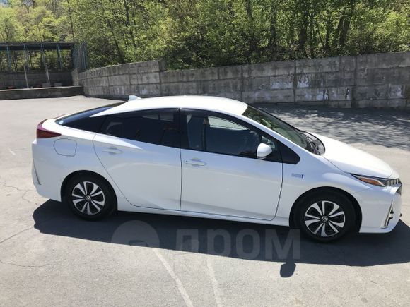  Toyota Prius PHV 2017 , 1750000 , 