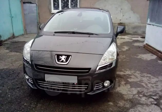    Peugeot 5008 2010 , 750000 , 