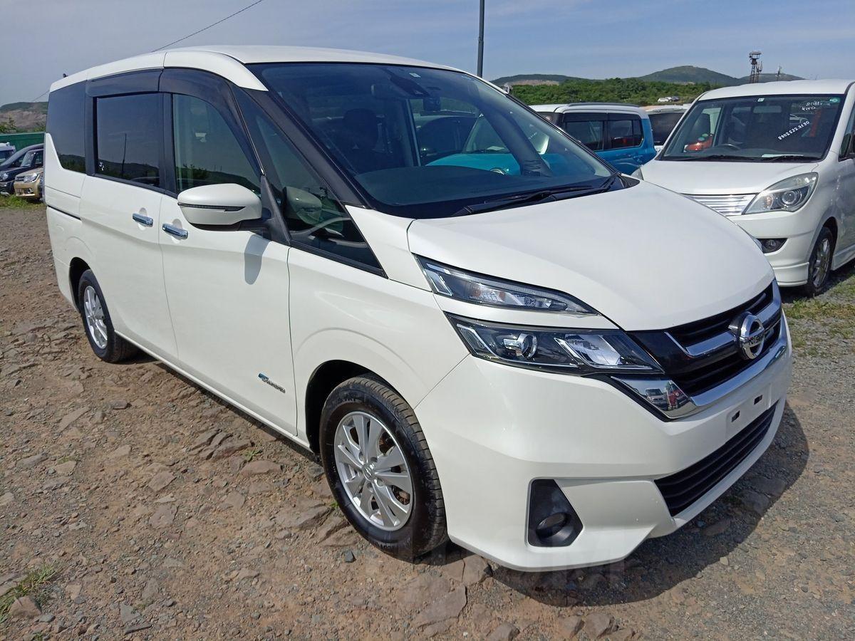 Ниссан серена 2016. Nissan Serena 2016.