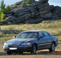  Lincoln Town Car 2004 , 750000 , 