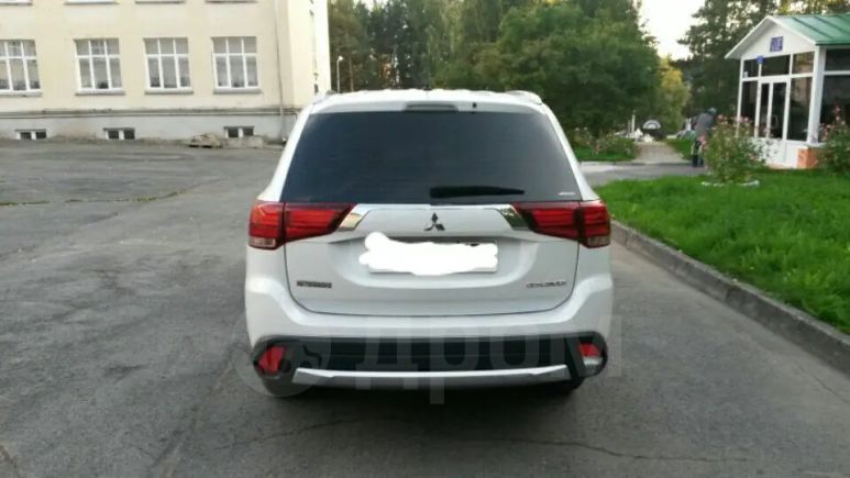 SUV   Mitsubishi Outlander 2015 , 1350000 , 