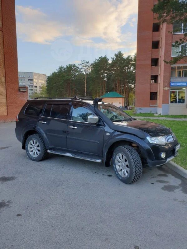 SUV   Mitsubishi Pajero Sport 2011 , 875000 , 