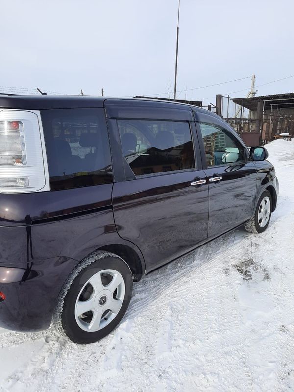    Toyota Sienta 2011 , 630000 , 