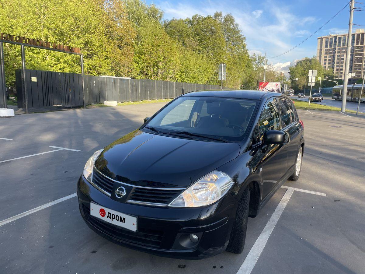 Nissan Tiida 2008 года в Москве, Авто в отличном состоянии, зеленая история  авто, стекла все родные и целые, комплектация 1.6 AT Tekna , хэтчбек 5 дв.,  с пробегом