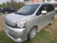    Toyota Voxy 2011 , 1050000 , 