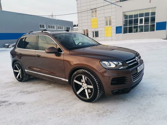 SUV   Volkswagen Touareg 2011 , 1960000 , 