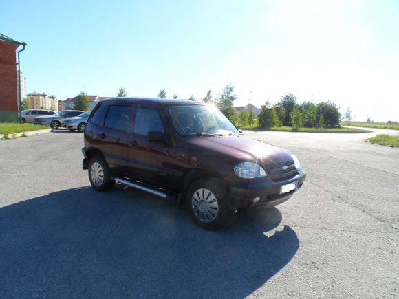 SUV   Chevrolet Niva 2004 , 215000 , 