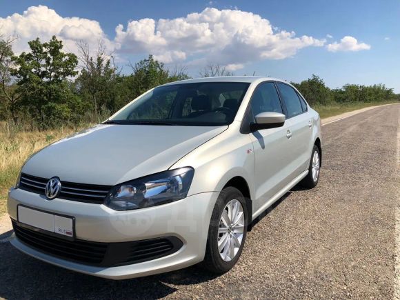  Volkswagen Polo 2015 , 600000 , 