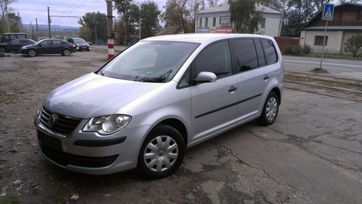    Volkswagen Touran 2008 , 600000 , 