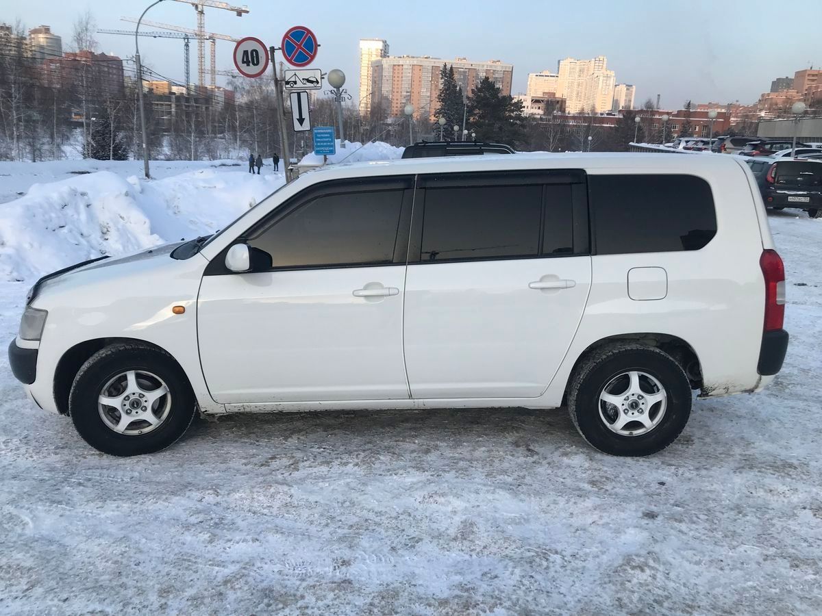 Тойота Пробокс 2002 год белый