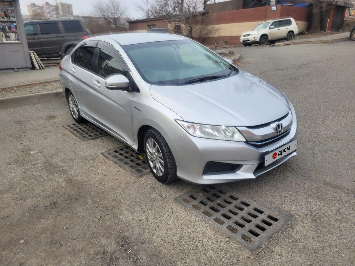Honda Grace Hybrid 2015
