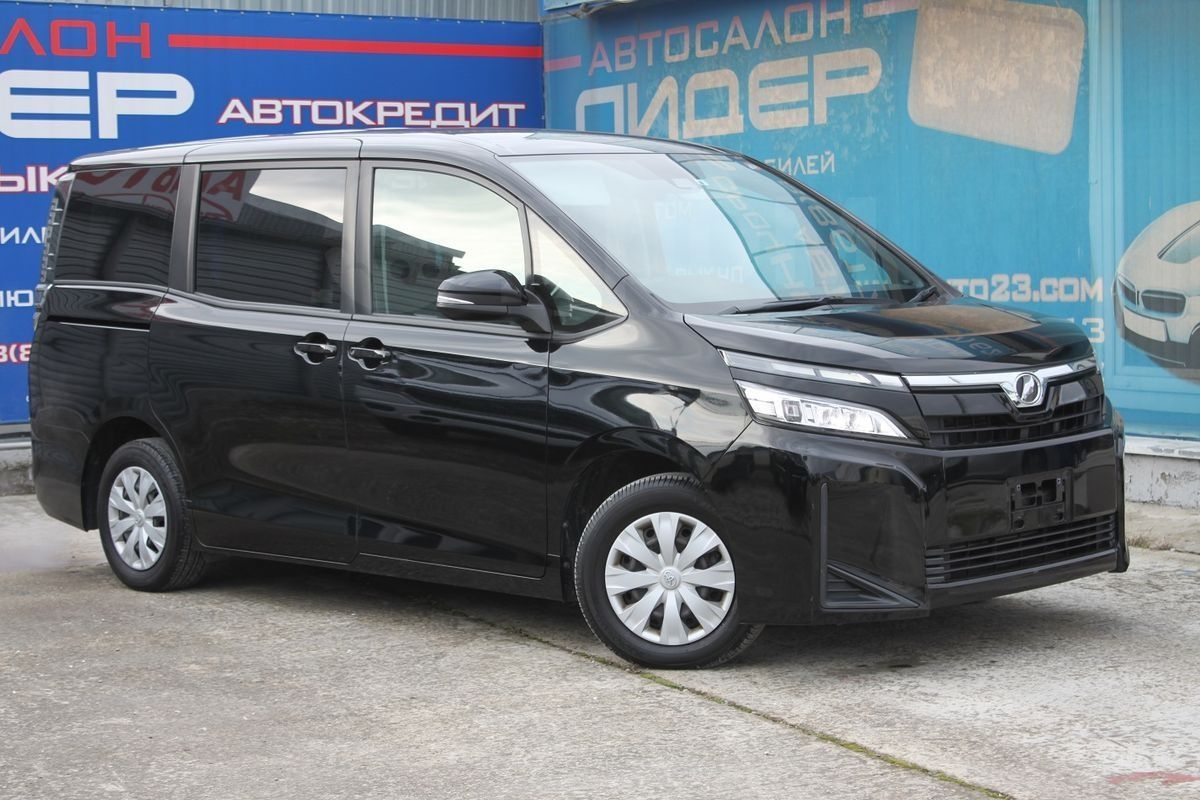 Toyota Voxy 2018 Black