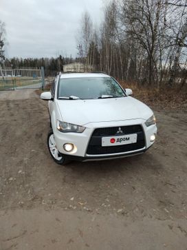 SUV   Mitsubishi Outlander 2011 , 1075000 , -