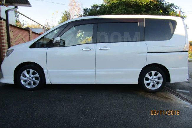    Nissan Serena 2012 , 1070000 , 