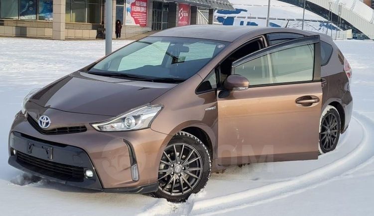    Toyota Prius Alpha 2015 , 1200000 , 