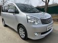    Toyota Noah 2011 , 705000 , 