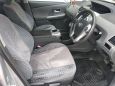    Toyota Prius Alpha 2011 , 835000 , -