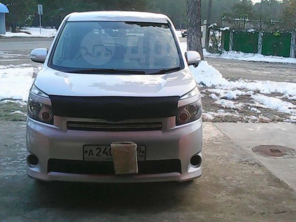    Toyota Noah 2009 , 720000 , 