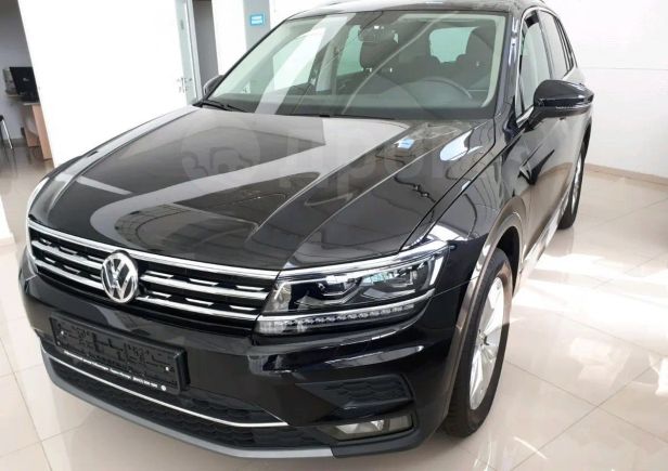 SUV   Volkswagen Tiguan 2018 , 2016000 , 