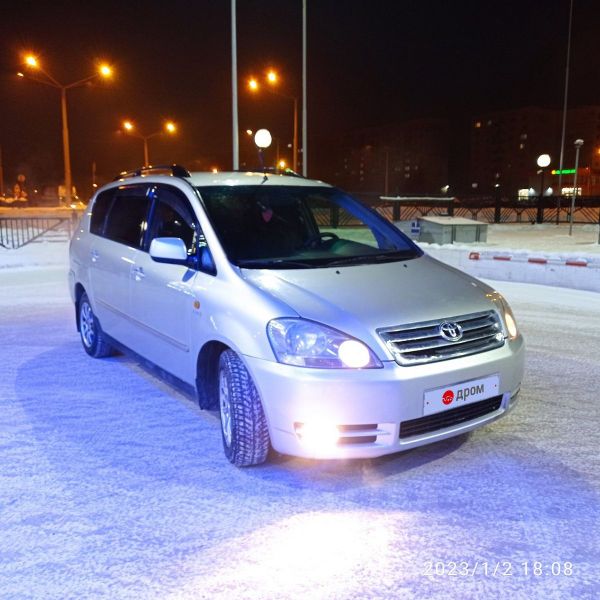    Toyota Avensis Verso 2001 , 390000 , 