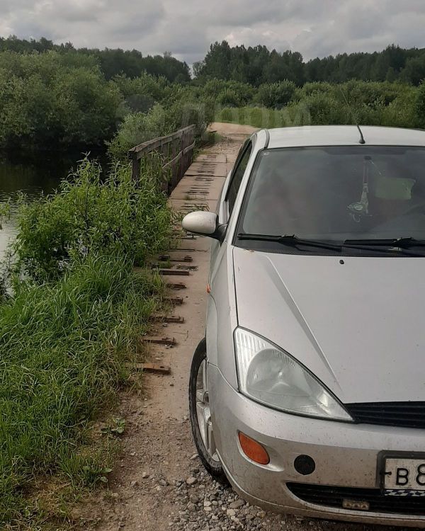  3  Ford Focus 2001 , 130000 , 