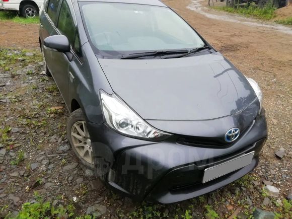    Toyota Prius Alpha 2015 , 900000 , 