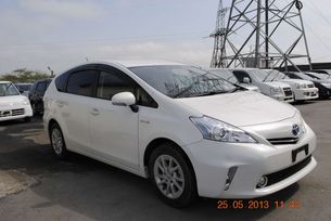 Toyota Prius Alpha 2011 , 830000 , 