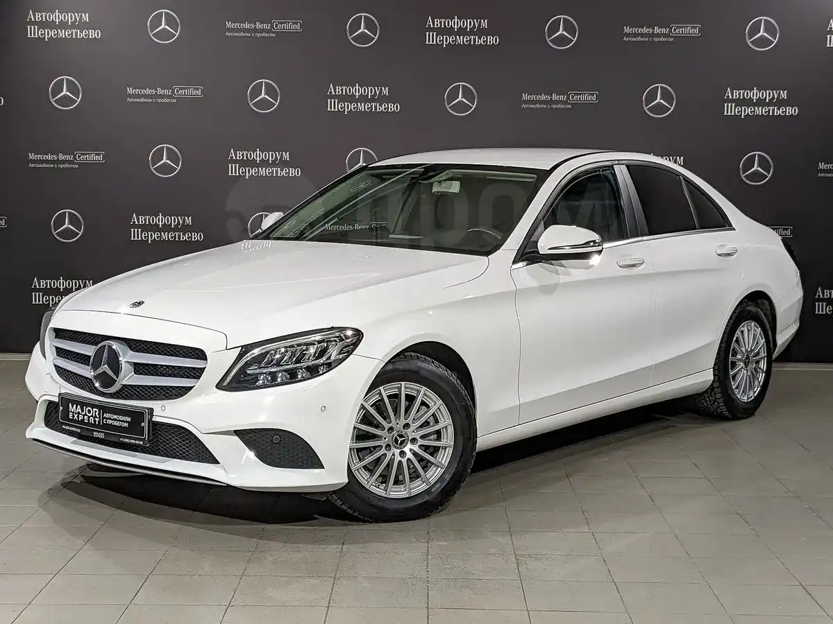 Продаётся авто Мерседес С-класс 2018 г. в Москве, Модель: C-Class, цена 2.5  млн.р., с пробегом 63 тыс.км, белый, бензин, седан