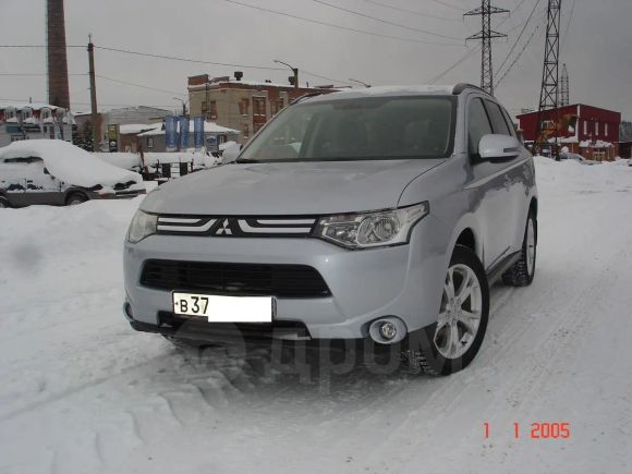 SUV   Mitsubishi Outlander 2013 , 1050000 , 