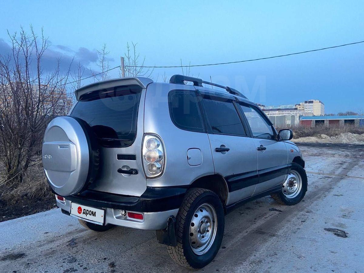 Chevrolet Niva 2006 в Ульяновске, на учете зеленая тека, автозапуск,  бензин, комплектация 1.7 MT GLS, серебристый, МКПП, 4вд