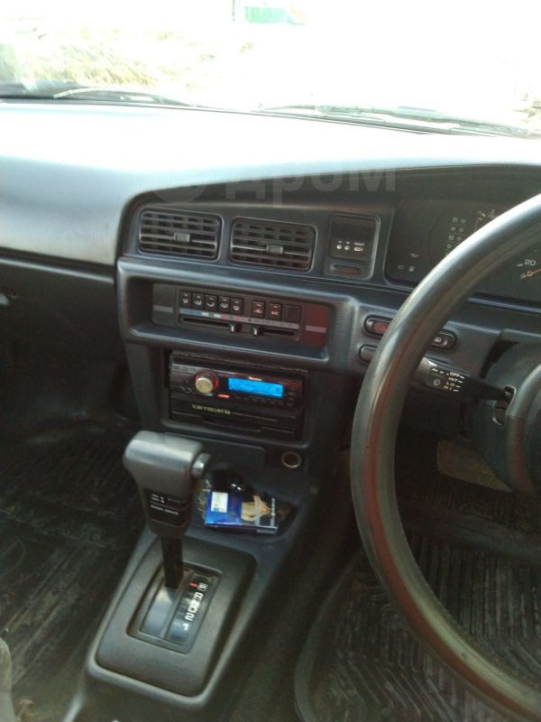  Nissan Bluebird 1988 , 60000 , 