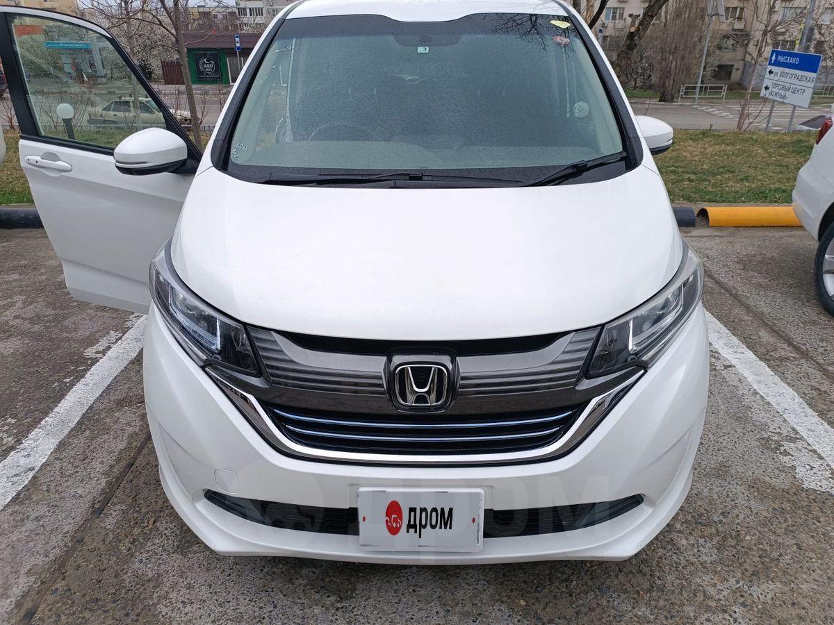 Продажа авто Хонда Фрид 2019 года в Новороссийске, Автомобиль в наличии,  б/у, белый, 1.5 G (6-Seater), 1.5 литра, руль правый, стоимость 1.6  млн.рублей, бензин