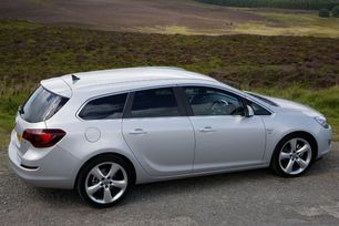  Opel Astra 2013 , 930000 , 